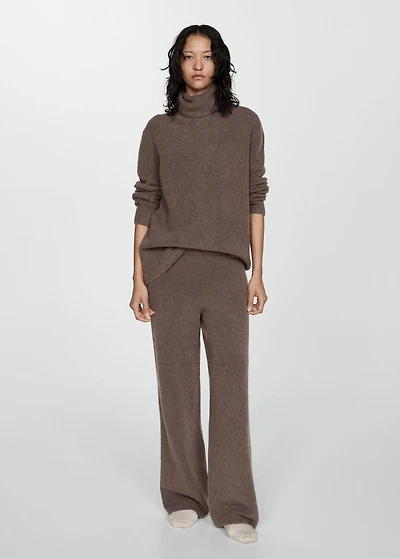Straight knitted pants