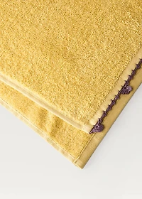 Children's washbasin towel with crochet trim