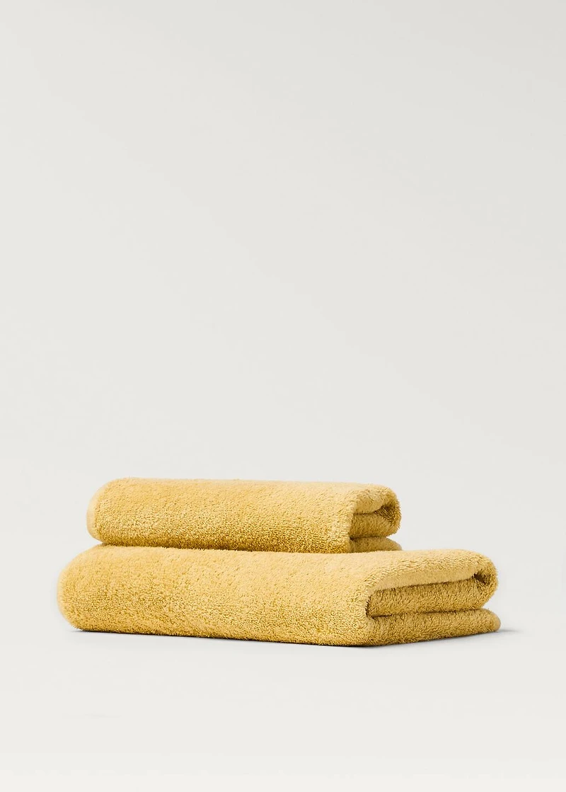 Children's bath towel with crochet trim
