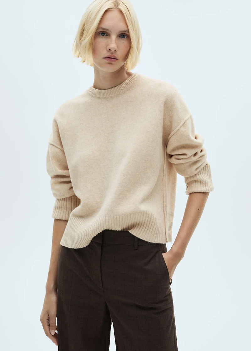 Rolled-up sleeves sweater