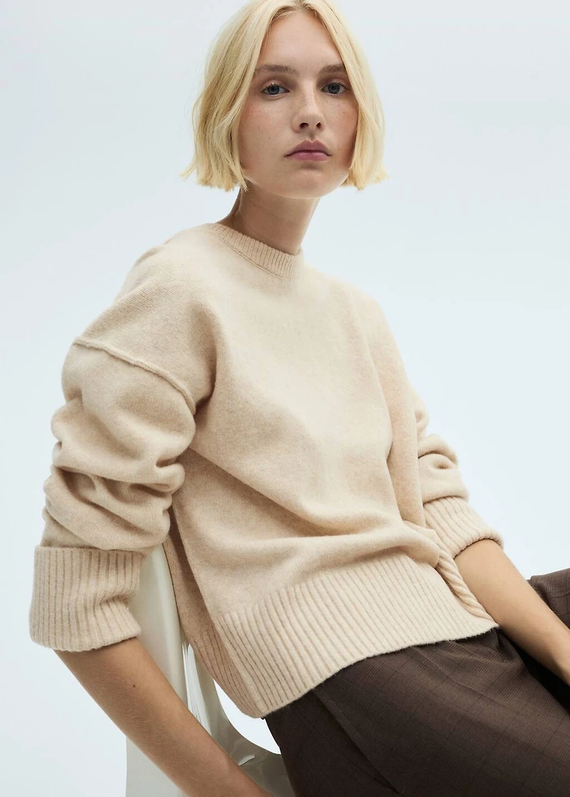Rolled-up sleeves sweater
