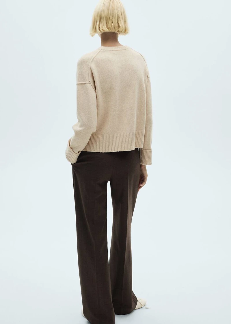 Rolled-up sleeves sweater