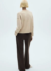 Rolled-up sleeves sweater