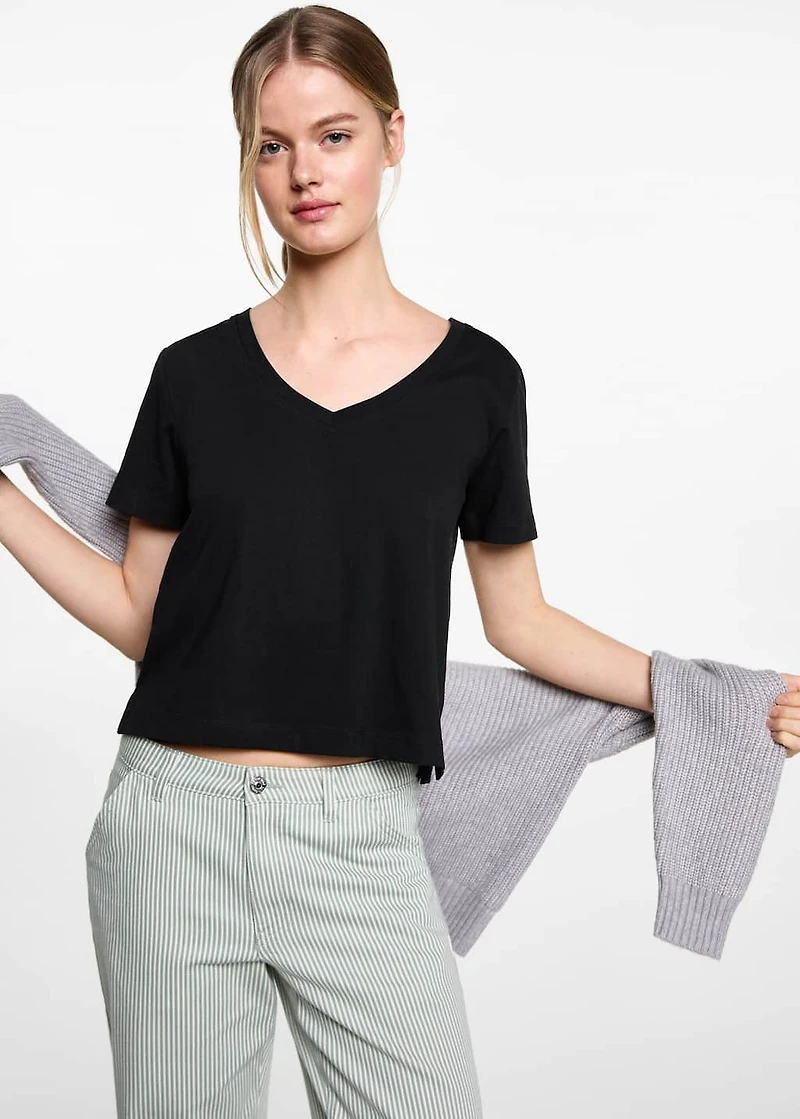 V-neck T-shirt