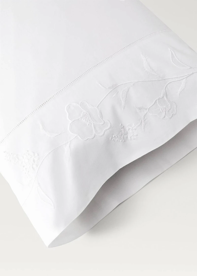 Cotton pillowcase with hand-embroidered flowers 45x110 cm
