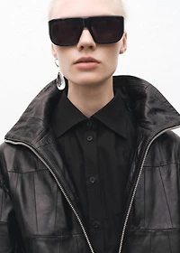 Fitted shirt with cuffless sleeves