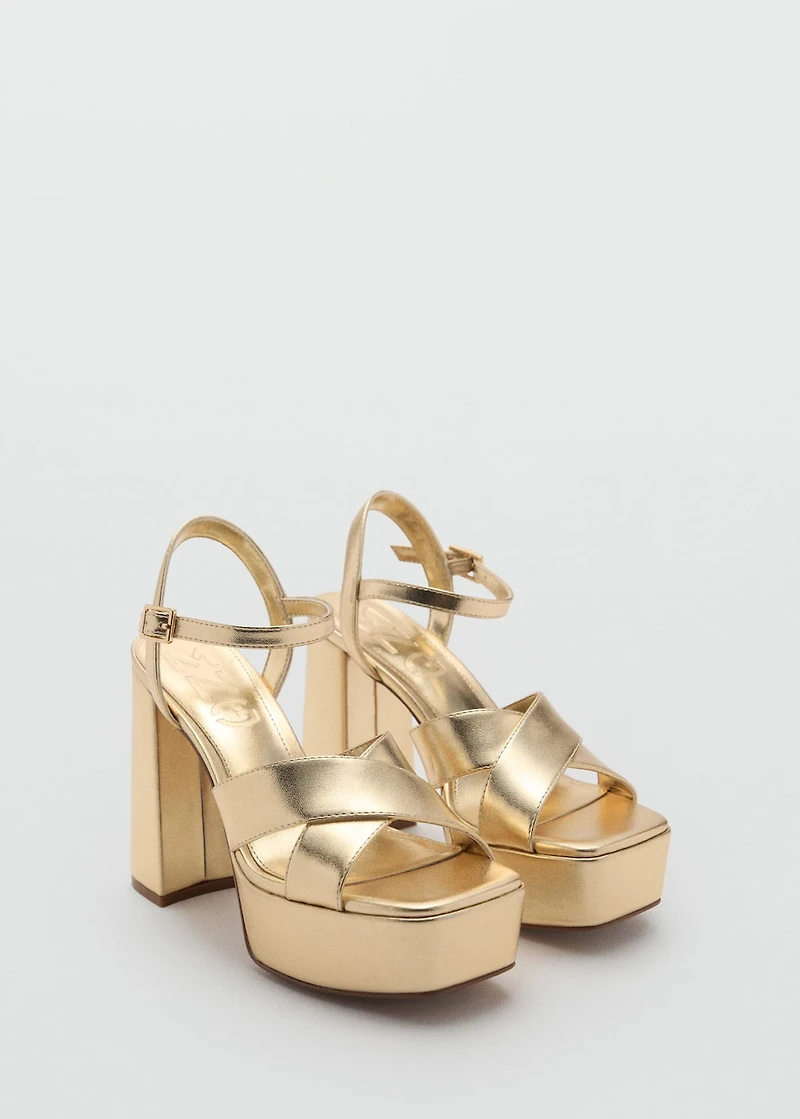 Metallic straps sandals