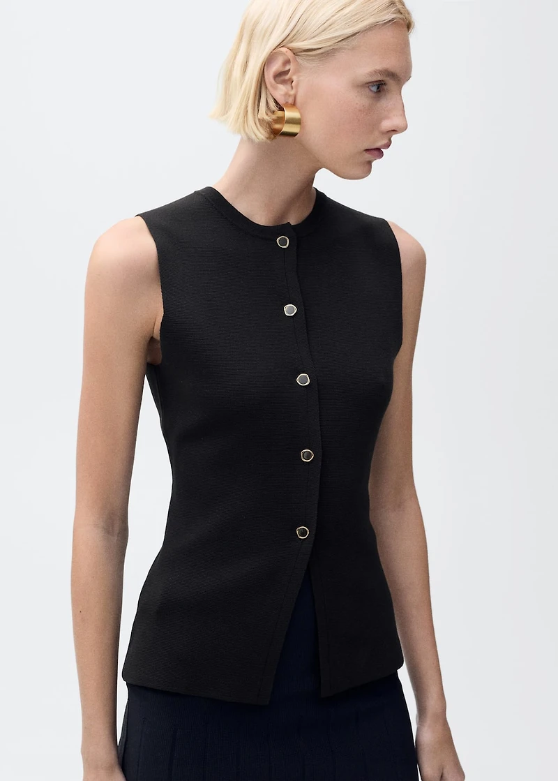 Fine-knit vest with buttons