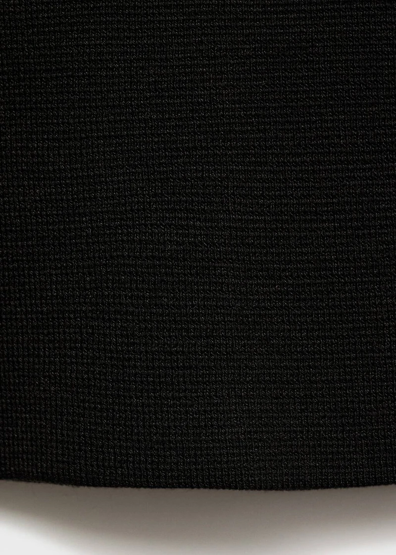 Fine-knit vest with buttons