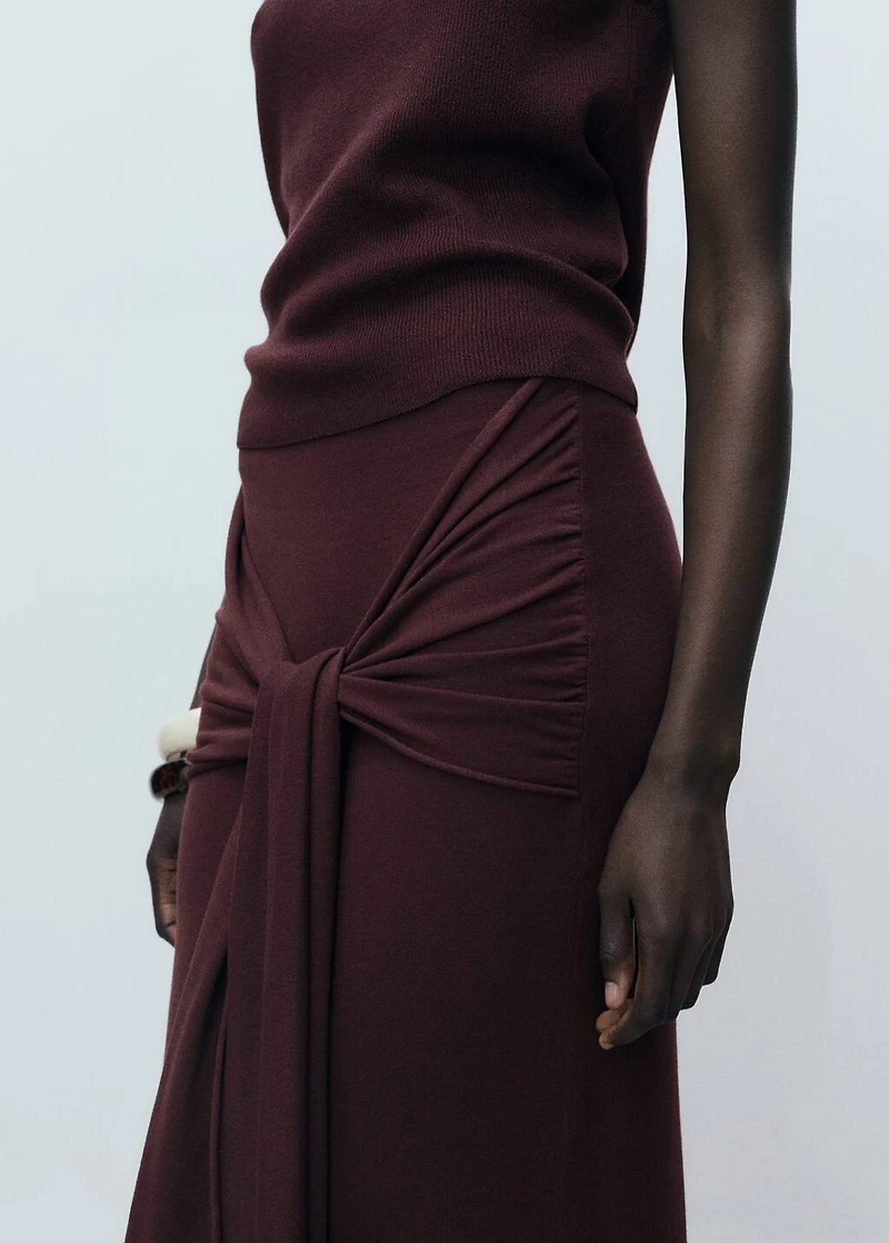 Knitted skirt with knot detail