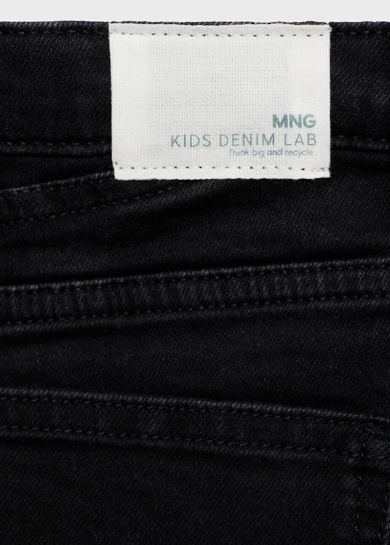 Denim shorts with frayed hem