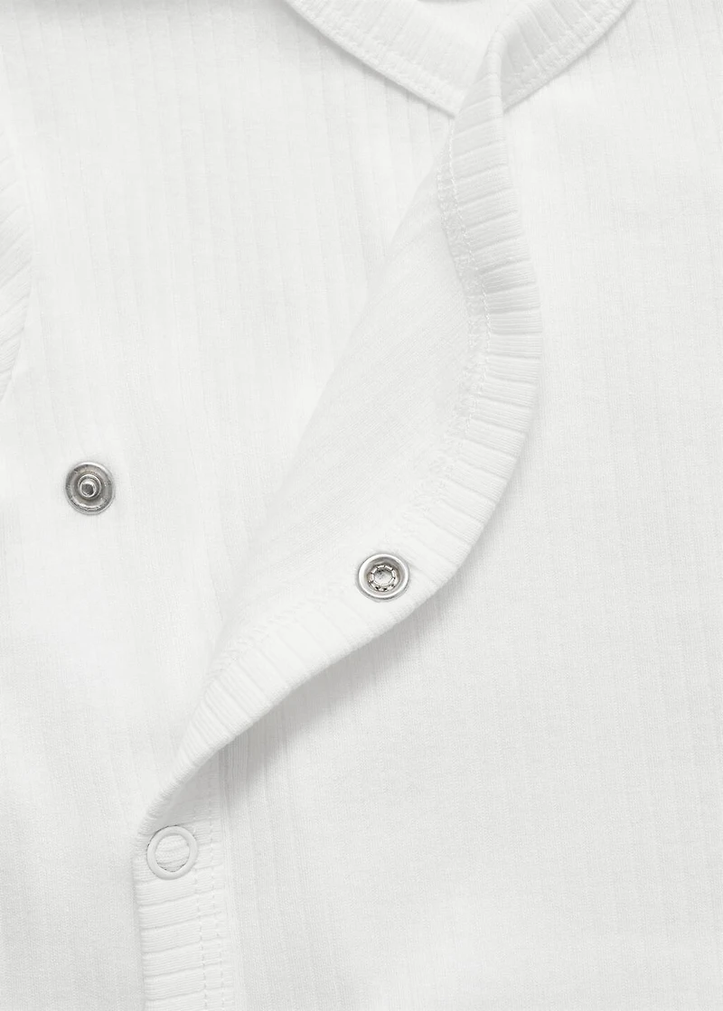 V-neck T-shirt