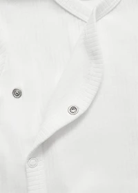 V-neck T-shirt
