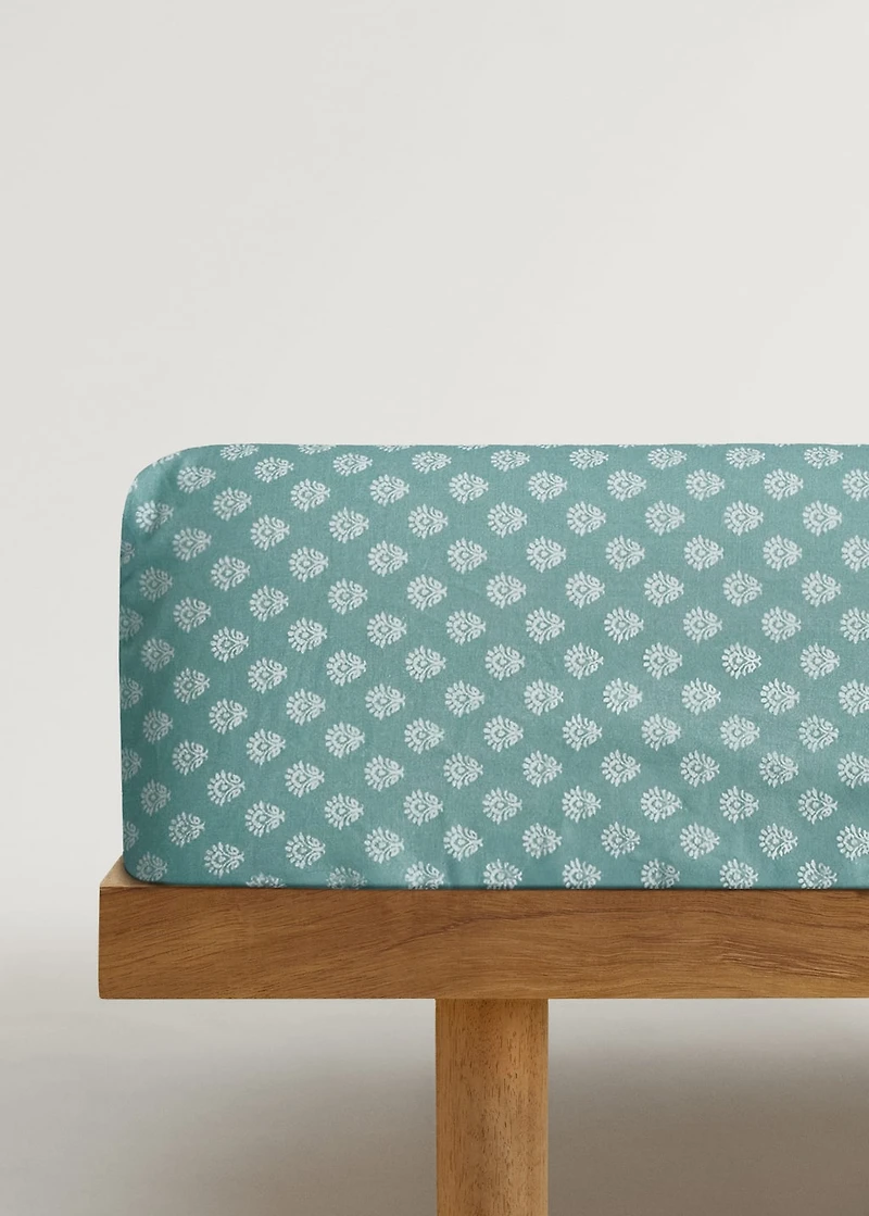 Children’s cotton percale fitted sheet with small flowers for 90 cm bed