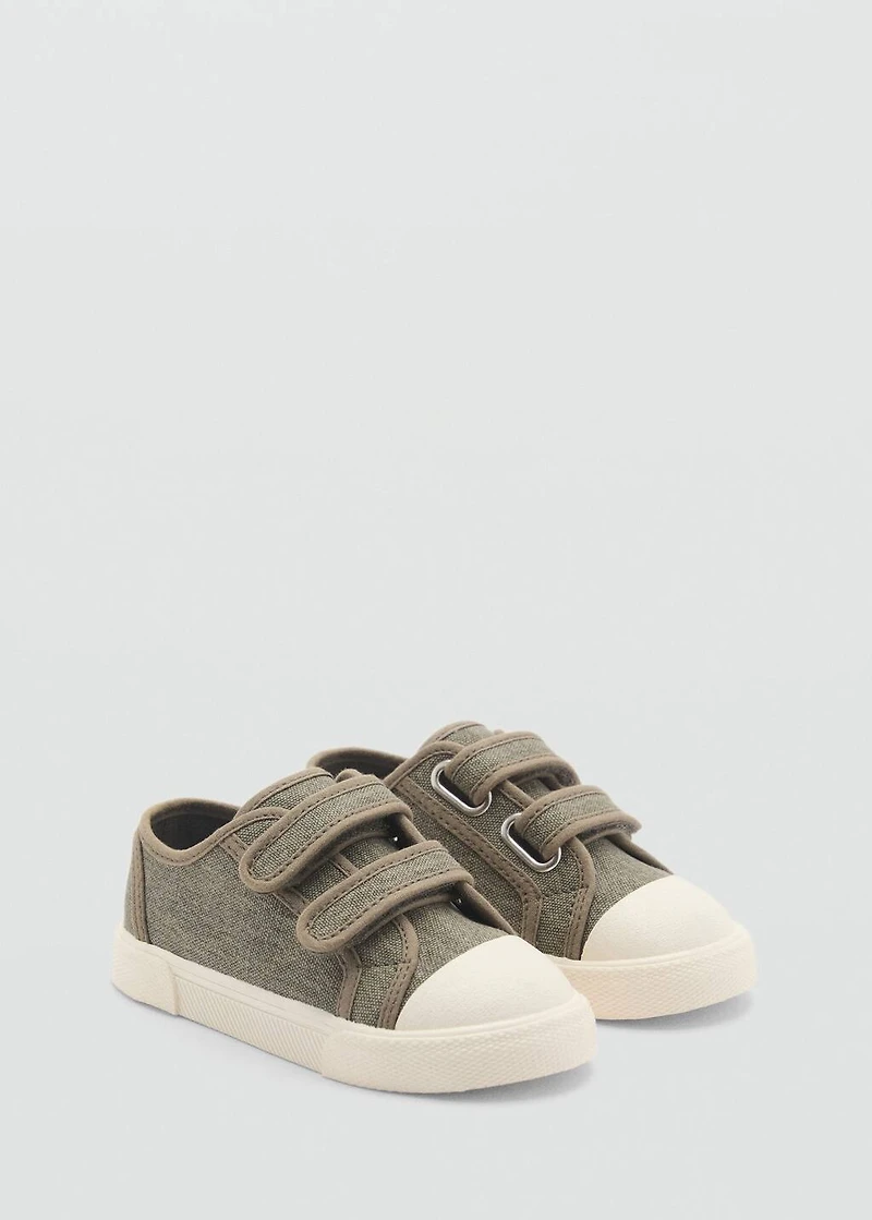 Velcro fastening straps sneakers