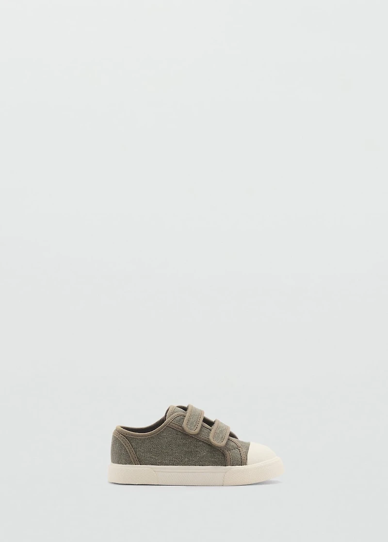 Velcro fastening straps sneakers