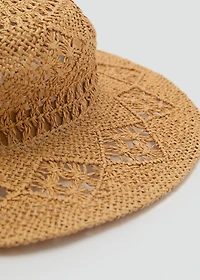 Natural fiber hat with lace details