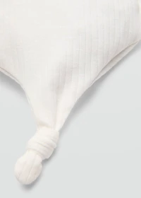 Hat with knot detail