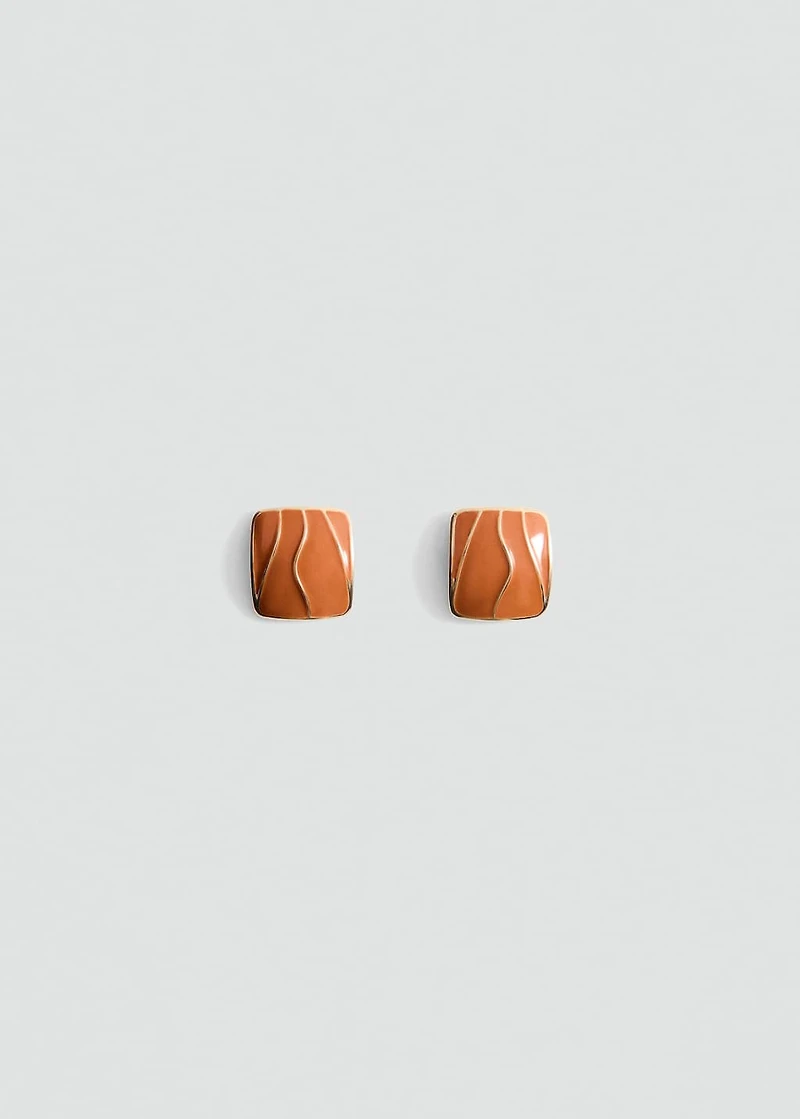 Earrings with relief design