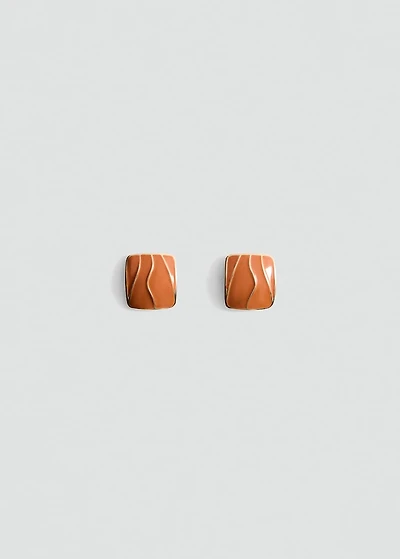 Earrings with relief design