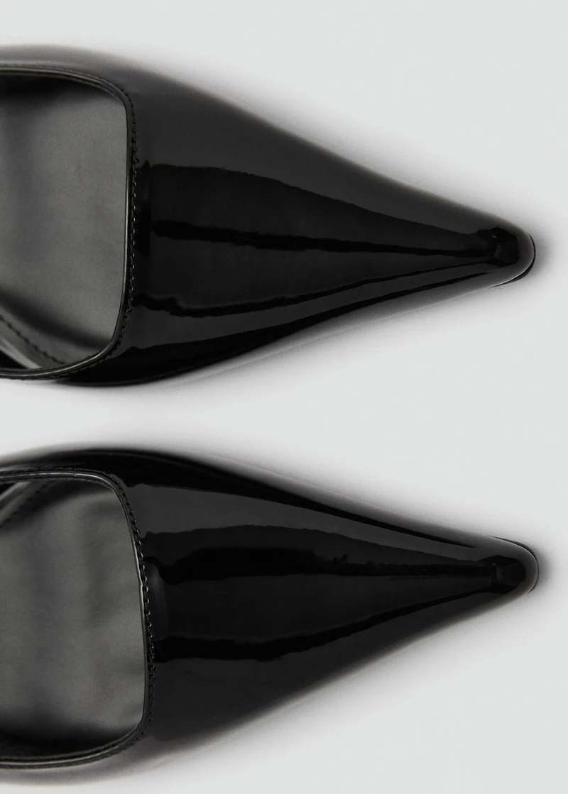 Kitten shoe with rhinestone detail