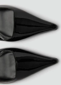 Kitten shoe with rhinestone detail