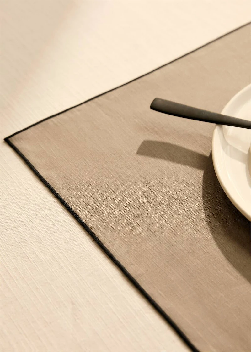 Linen placemat with ribbed detail