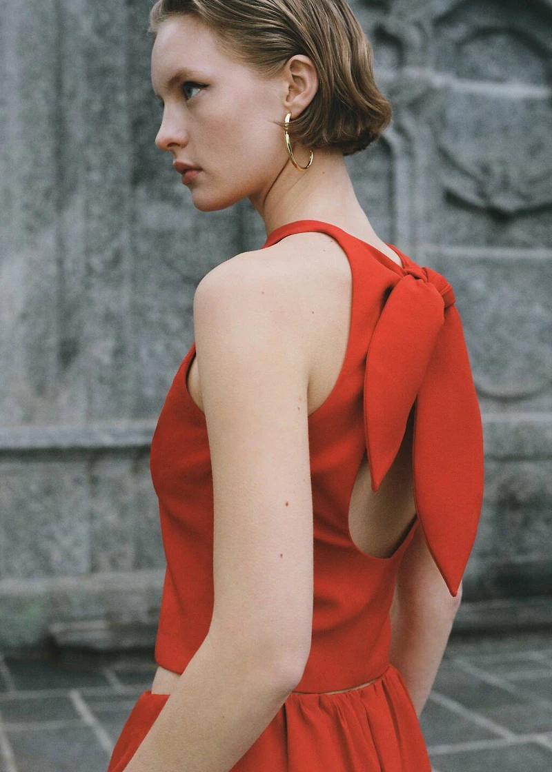 Crop top with bow on the back