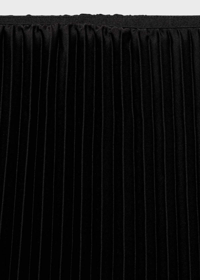 Straight pleated skirt