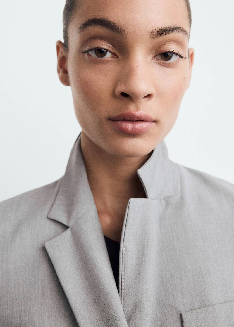 Fitted suit jacket