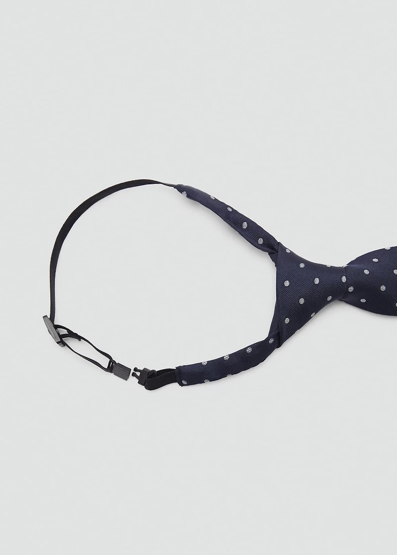 Polka-dot patterned tie