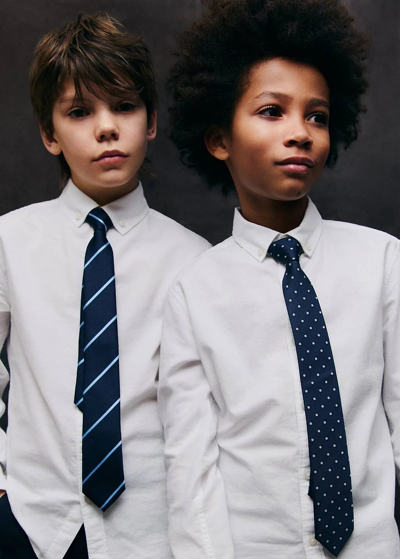 Polka-dot patterned tie