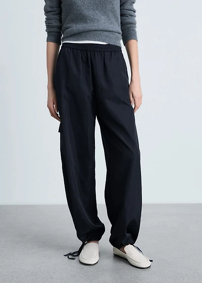 Cargo pants with adjustable hem