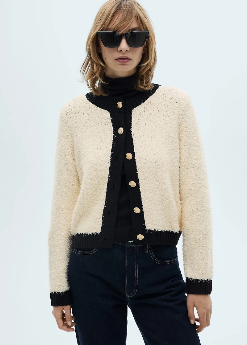 Contrasted buttons jacket