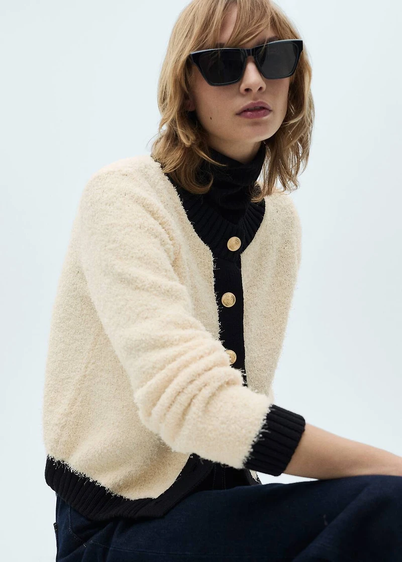Contrasted buttons jacket