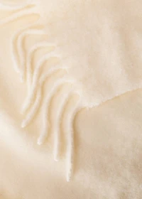 Soft-effect blanket with fringed trim