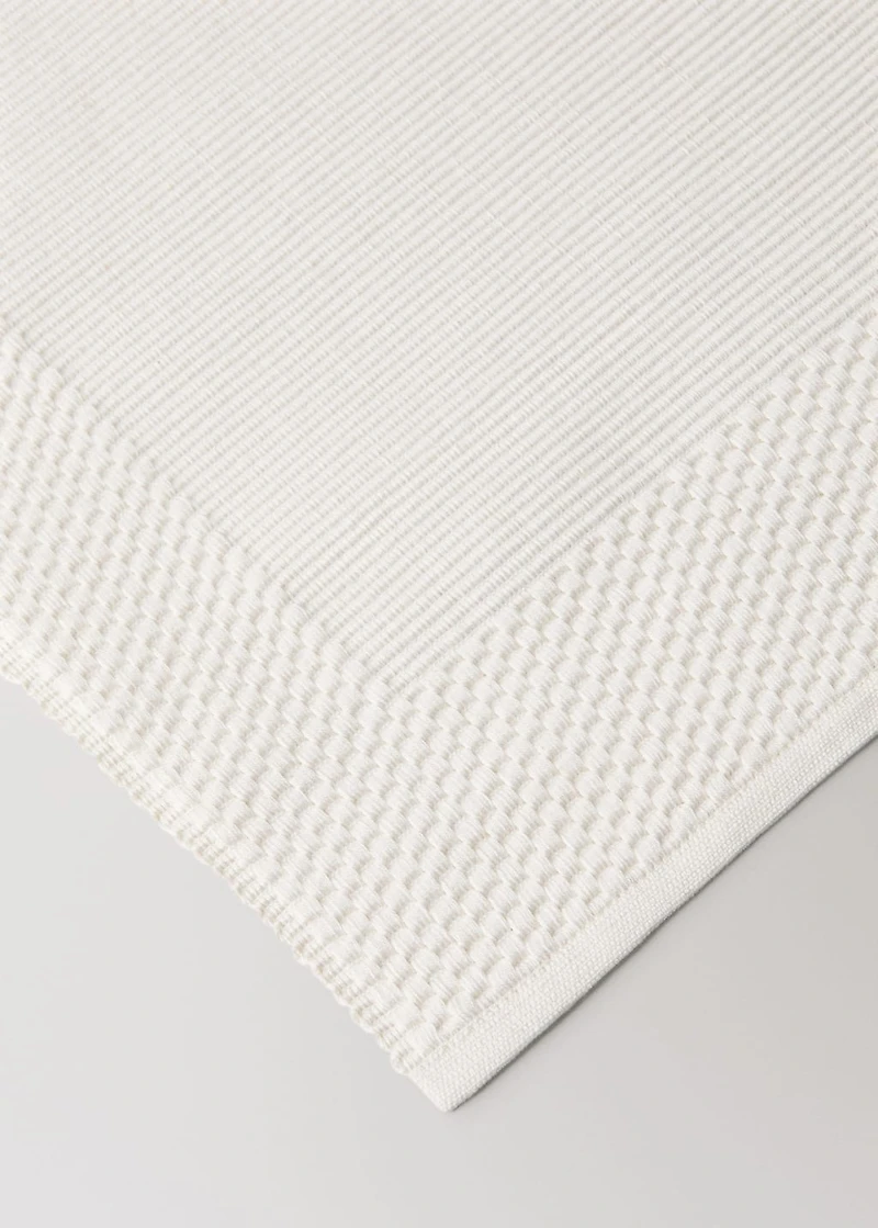 Cotton placemats with geometric pattern