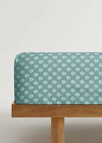 Cotton percale fitted sheet with small flowers for crib