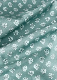 Cotton percale fitted sheet with small flowers for crib
