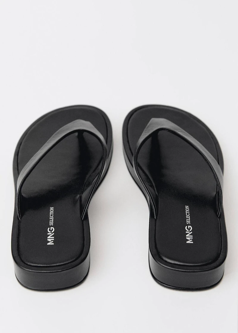 Leather straps sandals