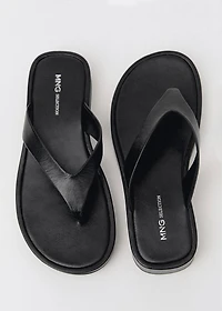 Leather straps sandals