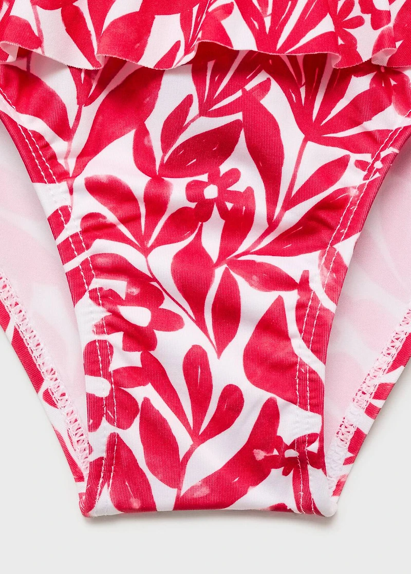 Bikini bottoms with ruffles