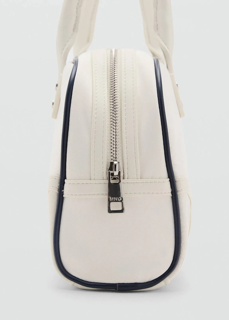 Shoulder bag with printed message