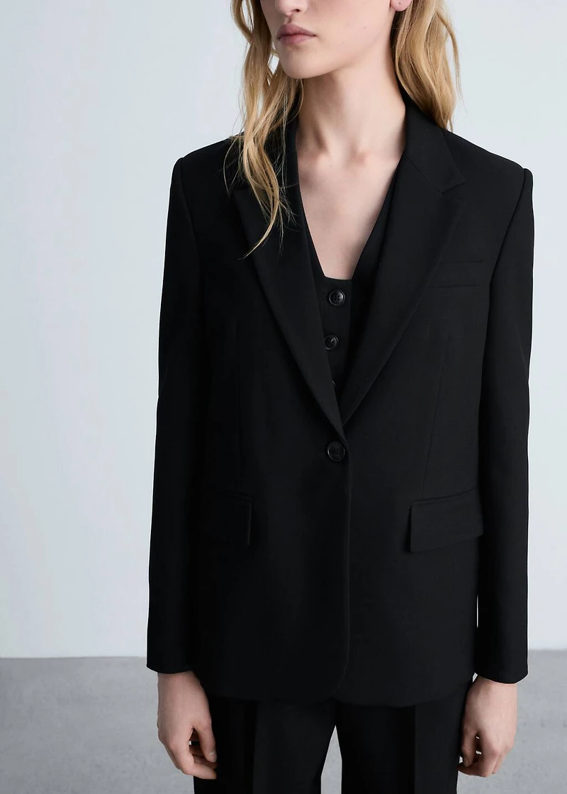 Straight blazer with flap pockets