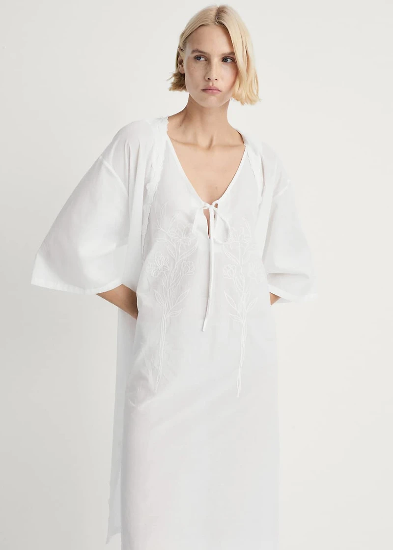 Cotton robe with lace