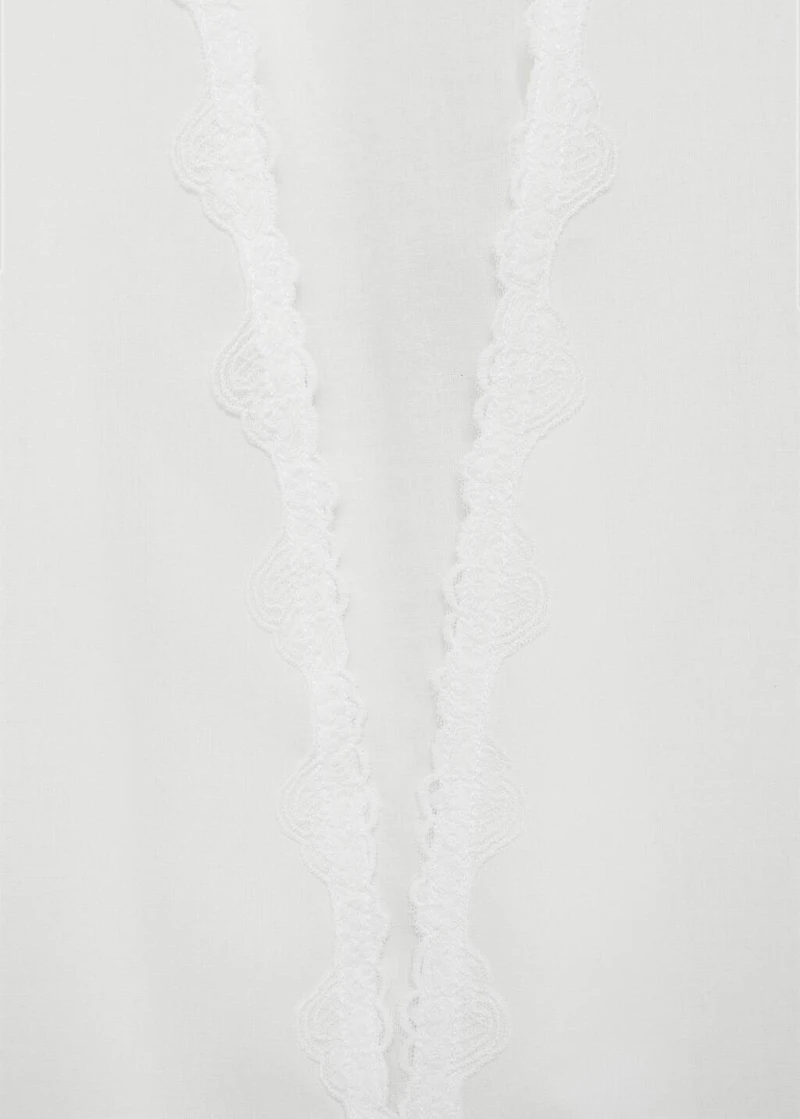 Cotton robe with lace