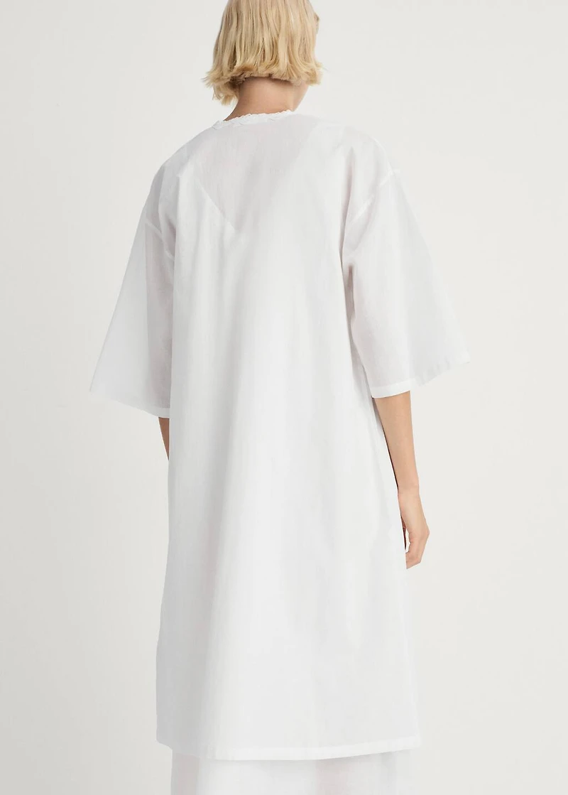 Cotton robe with lace