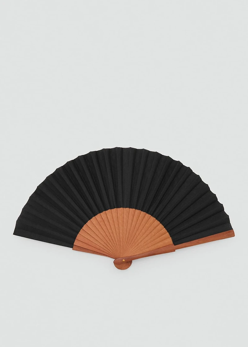 Smooth wooden fan
