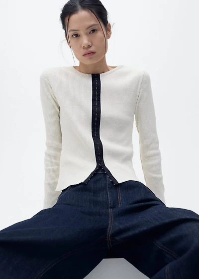 Cotton cardigan with contrasting closure
