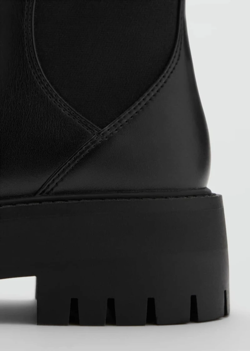 Chelsea boots with buckle